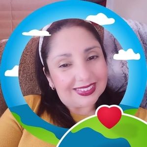 Meet your Posher, Adela